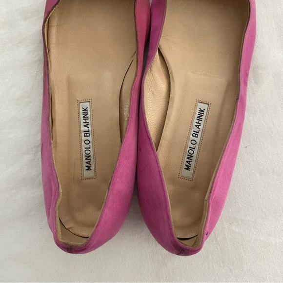 Manolo Blahnik Hangisiflat Crystal-Buckle Satin Point-Toe Flats - Picture 8 of 14